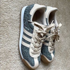 Adidas Samoa sneakers